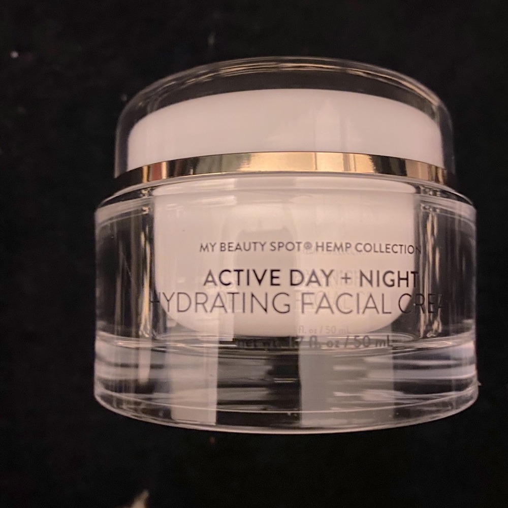 Hemp facial moisturizer